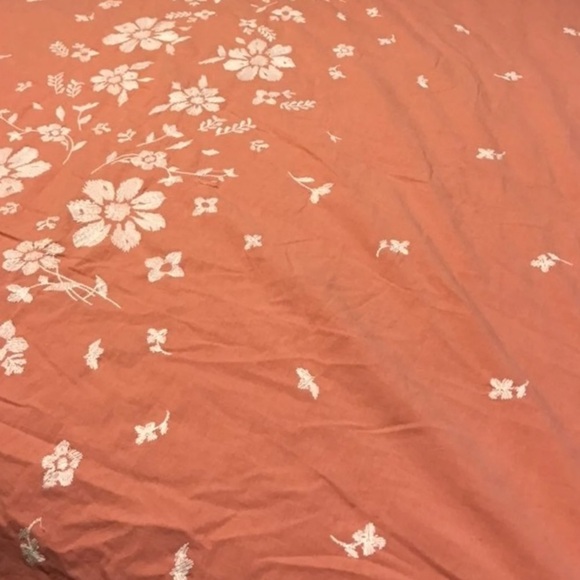 New Urban Outfitters Samantha Embroidered Floral Duvet Cover King. - Picture 8 of 14